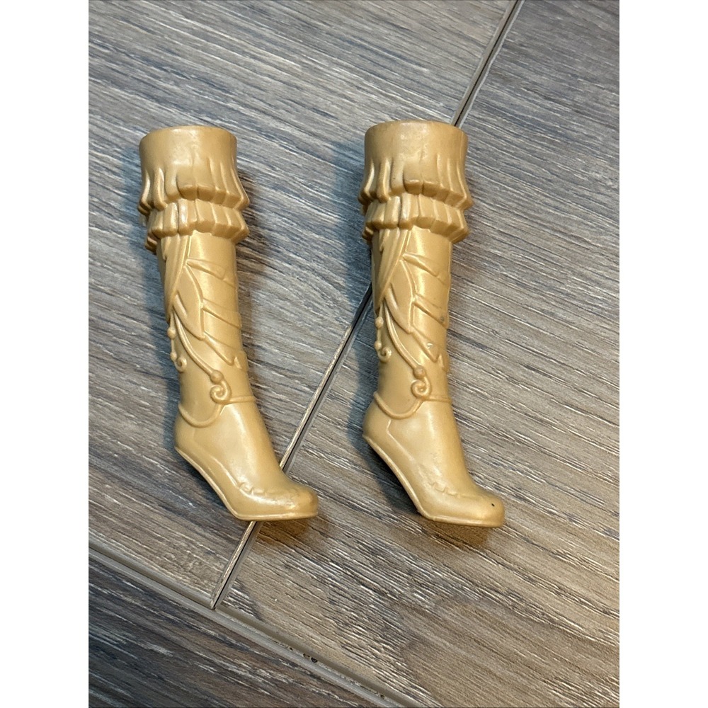 DISNEY PRINCESS ROYAL SHIMMER Pocahontas Ruffle boots shoes 5a